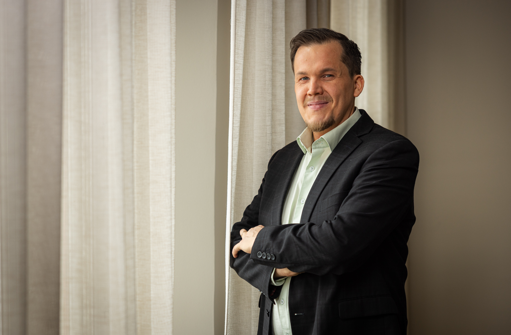 Sakari Syrjälä - Fractional CFO | Kasvun talous, kassavirta ja yrityskauppavalmius Sakari Syrjälä, Fractional CFO PiaDots Interim & Fractional Osaajapankissa™. KHT-tilintarkastajan ja operatiivisen talousjohtajan osaamista kasvaville pk-yrityksille kassavirran hallintaan, talousraportointiin, kannattavuuden kehittämiseen, rahoitukseen, yrityskauppoihin ja due diligence -valmistautumiseen.